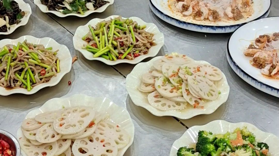 金哥,作的凉拌菜。